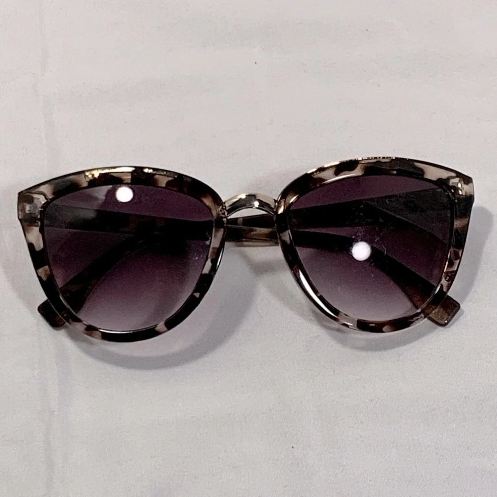 Dark Brown Marbled Rounded Cat’s Eye Sunglasses